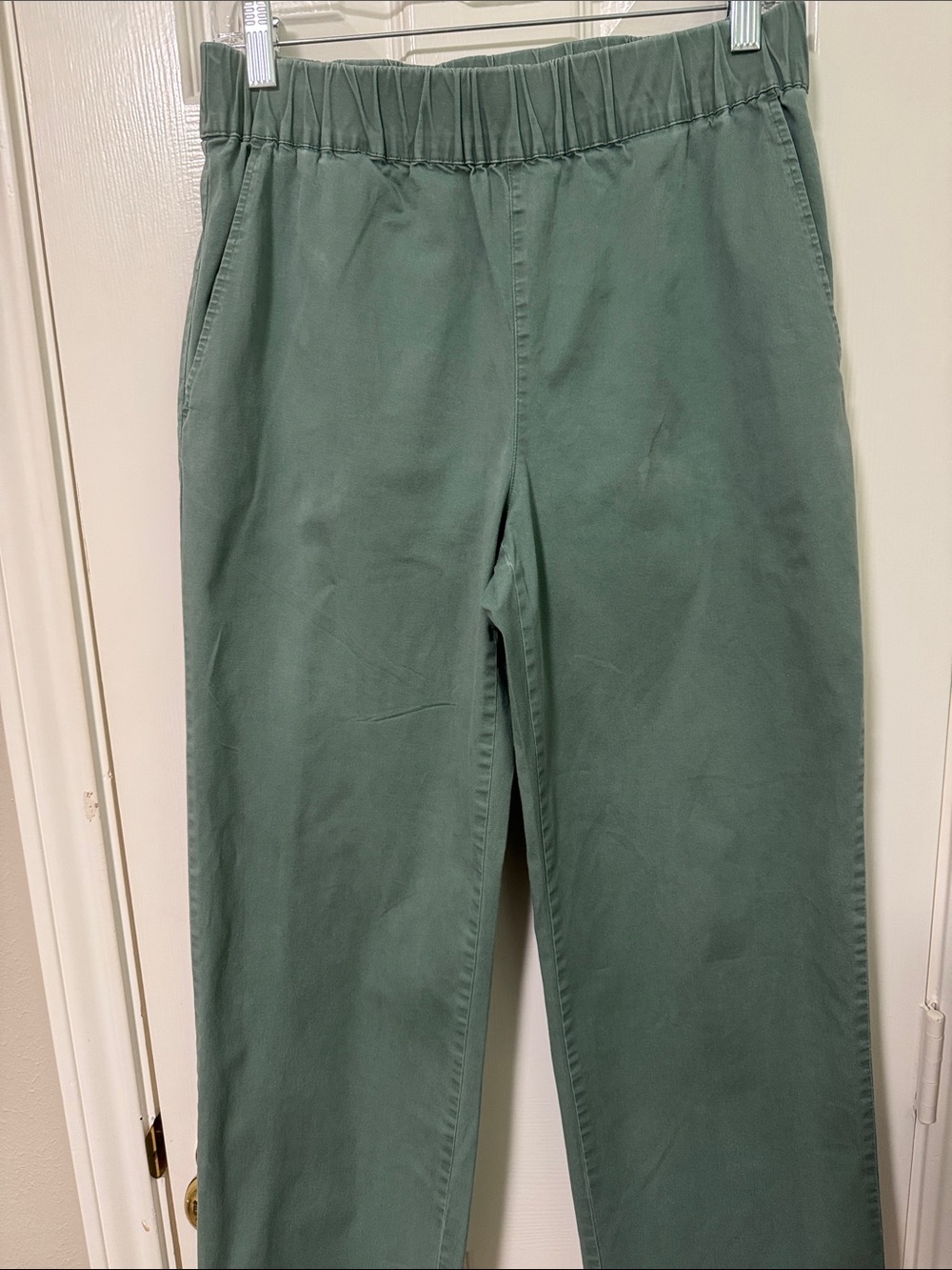 Women's Elastic-Waist Chinos in Sage Green